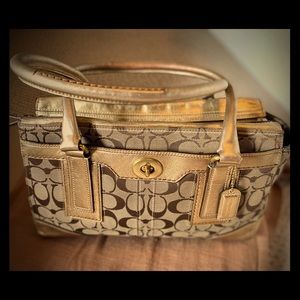 Beautiful Genuine gold Coach bag❤️